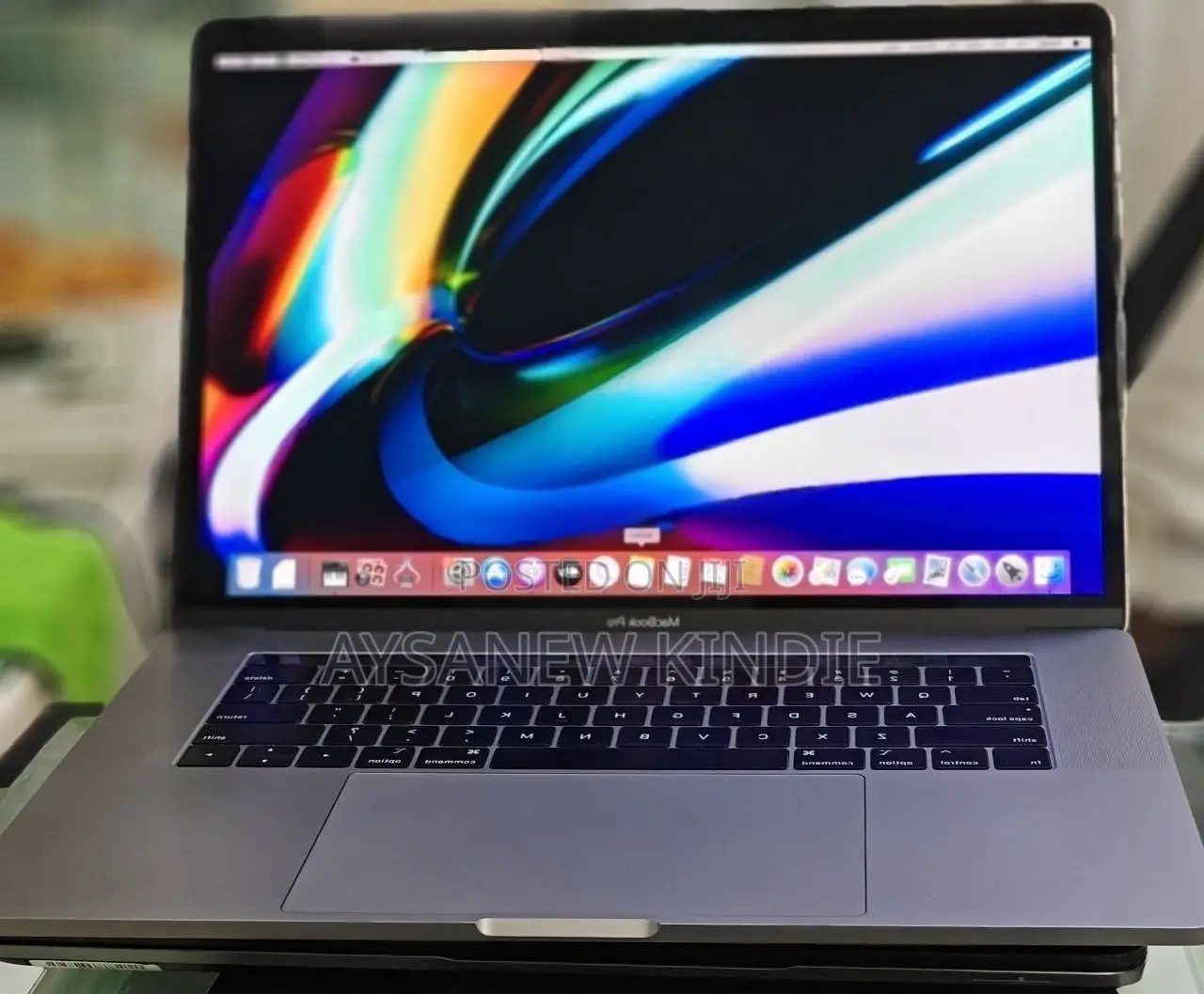 New Laptop Apple MacBook Pro 2019 32GB Intel Core I9 SSD 512GB
