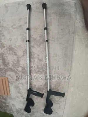 Photo - Forearm and a Handgrip Crutches夕暺adjustable Crutches惑三forearm Crutches