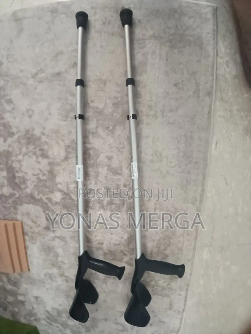 Forearm and a Handgrip Crutches夕暺adjustable Crutches惑三forearm Crutches