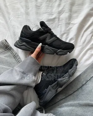 Photo - New Balance 9060 ' Triple Black ' (2024)