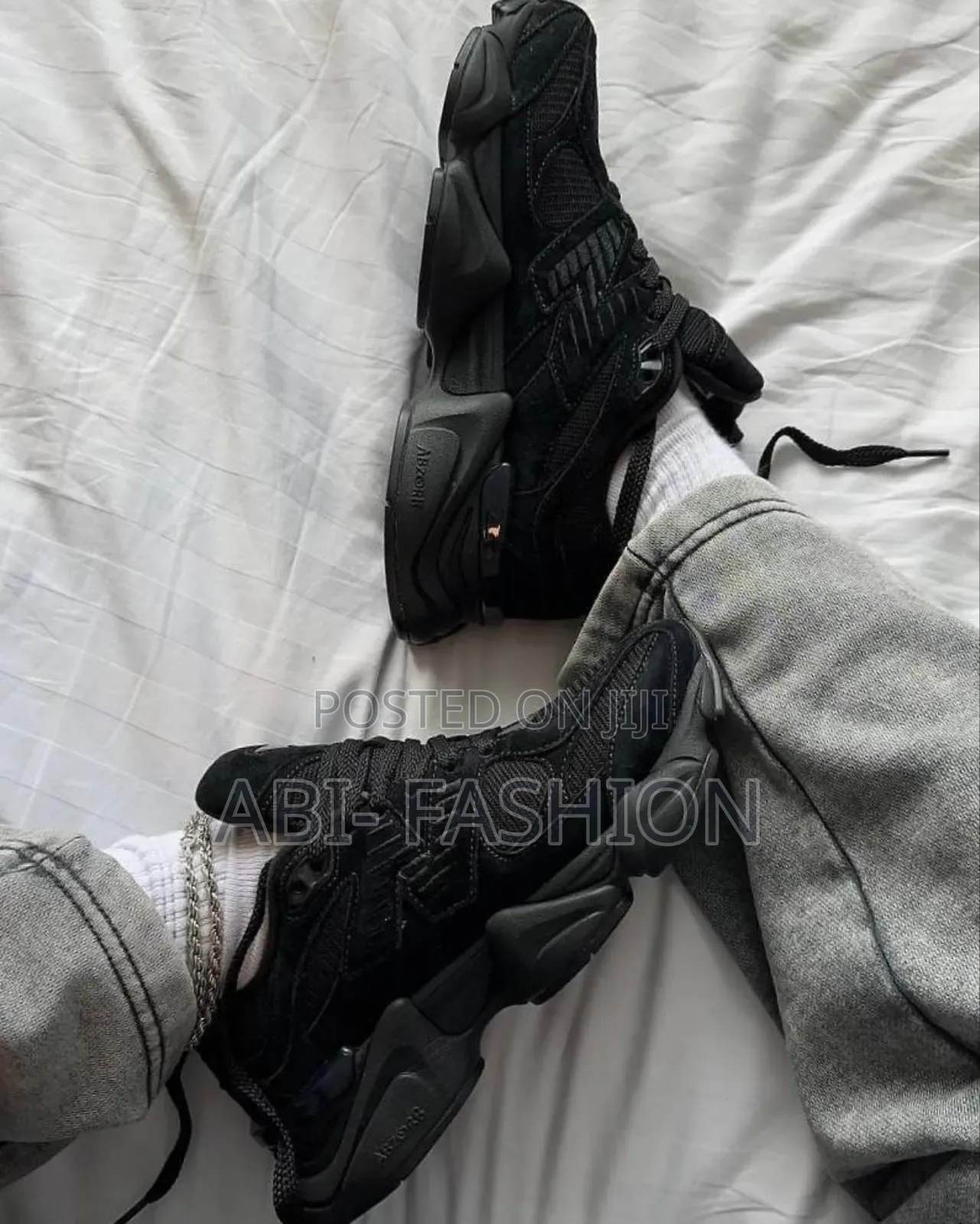 New Balance 9060 ' Triple Black ' (2024)