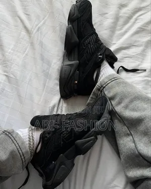 New Balance 9060 ' Triple Black ' (2024)