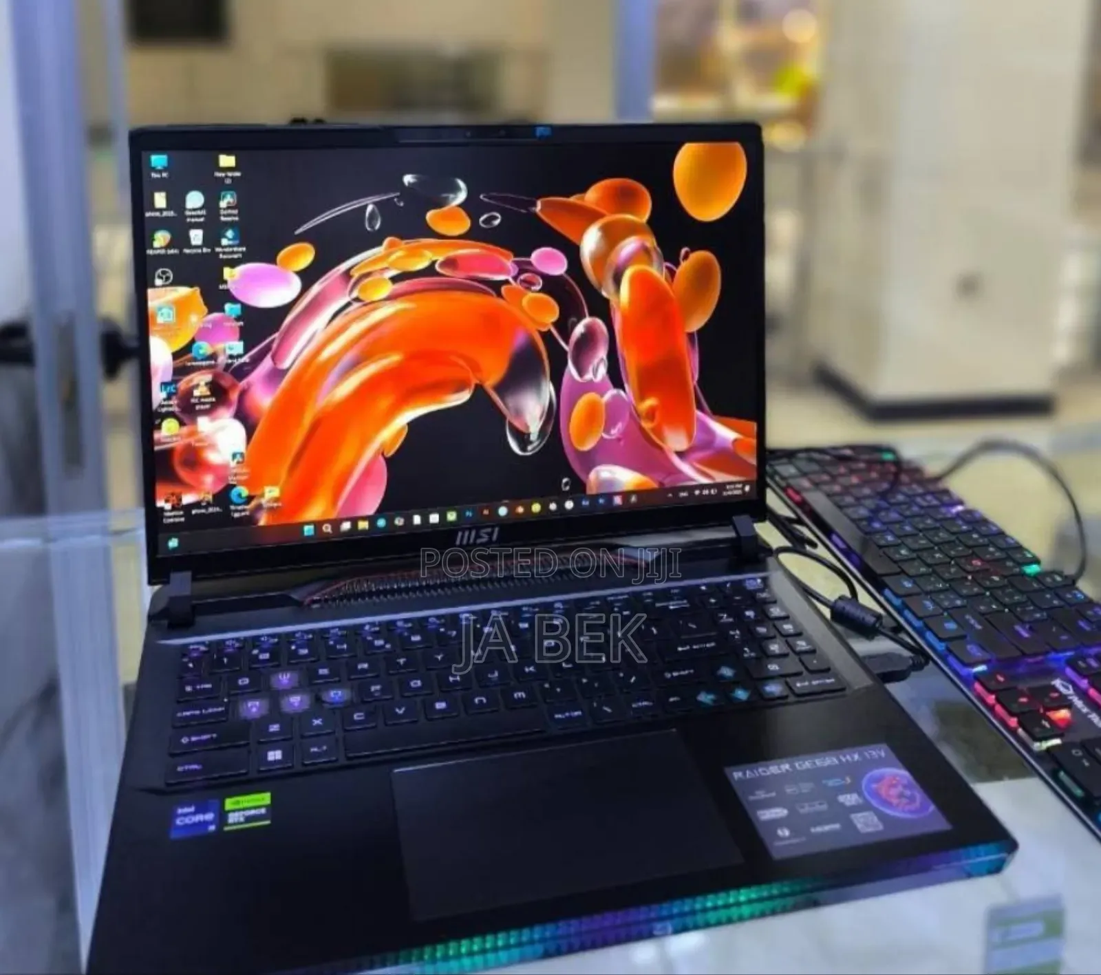 New Laptop MSI Raider GE68HX 13vi-202us 32GB Intel Core I9 SSD 1T