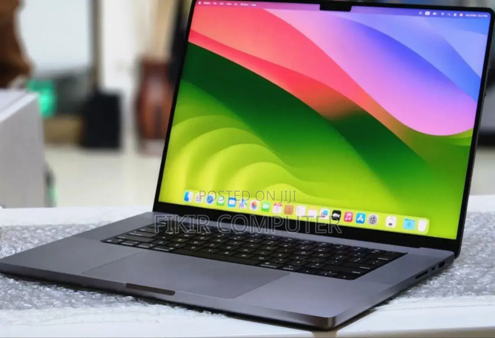 New Laptop Apple MacBook Pro M1 32GB Apple M1 Pro SSD 512GB