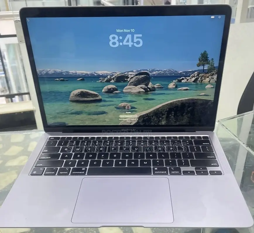 New Laptop Apple MacBook Pro M1 8GB Apple M1 SSD 256GB