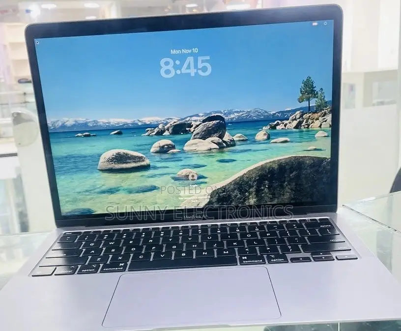New Laptop Apple MacBook Pro M1 8GB Apple M1 SSD 256GB