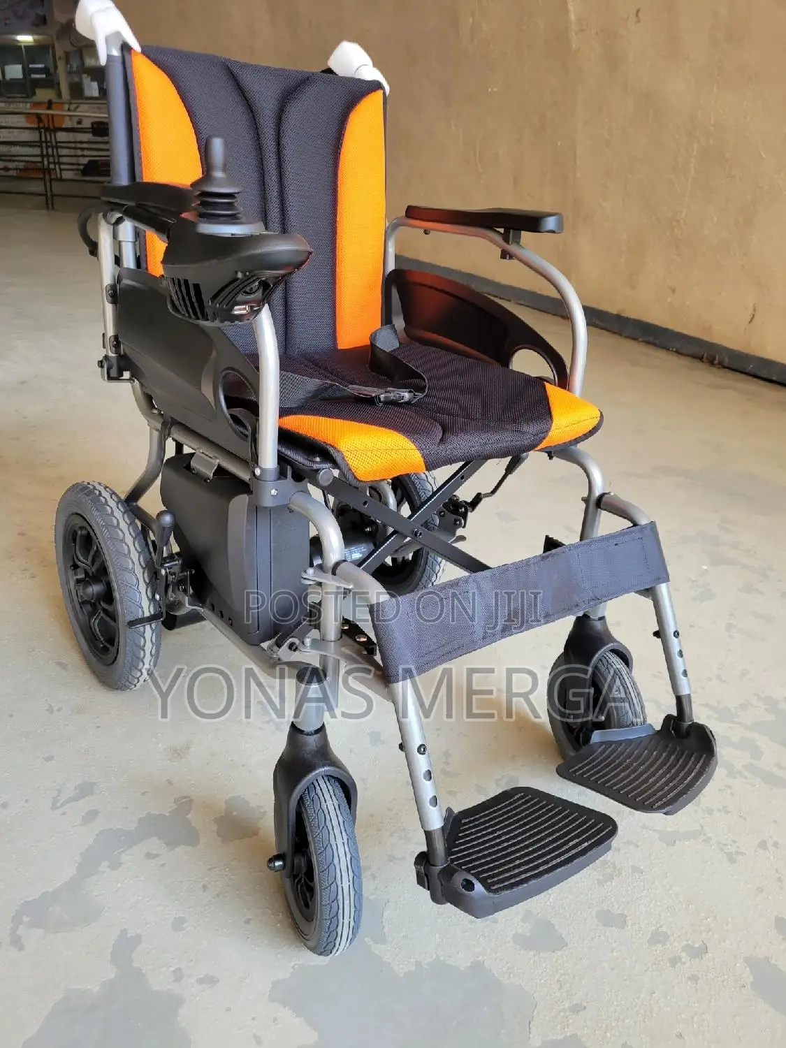 Electric Wheelchair特㬙equipped With a Powerful Motor僉禽home, Traveling