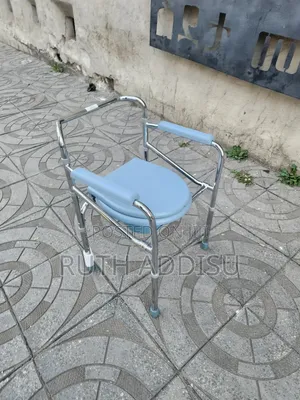 Photo - Commode Chair鍾離toilet Chair朱亦commode Chair腔內commode Chair簾你toilet Chai