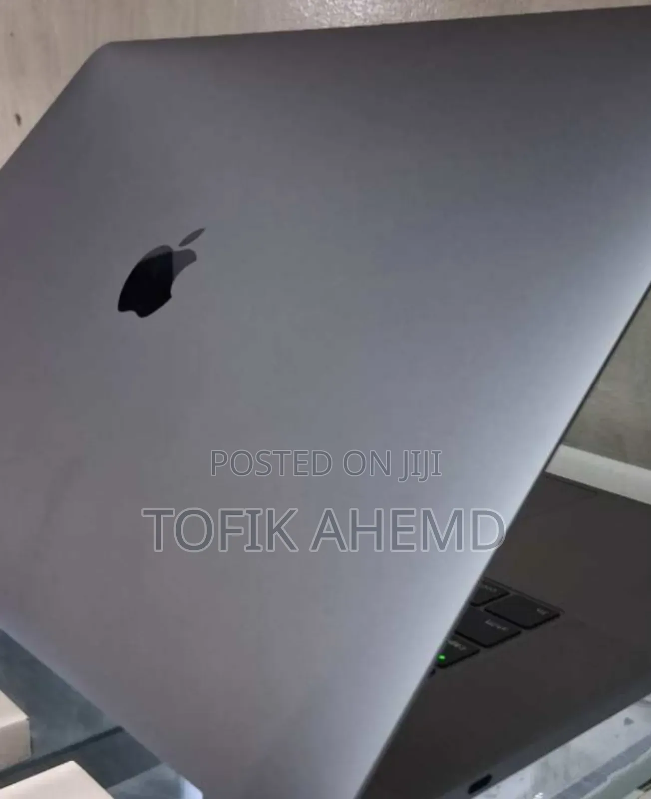 New Laptop Apple MacBook 16GB Intel Core I9 SSD 512GB