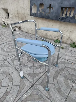 Photo - Commode Chair腕力commode Chair胺我poty Chair乏力commode Chair Almunium New