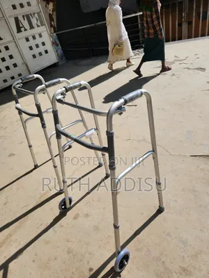 Photo - Foldable Walker朱雀medical Walker朱諾walker Medical Walker脆弱brand New Walk