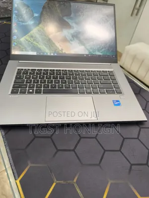 New Laptop HP ZBook Studio G8 32GB Intel Core I7 SSD 512GB