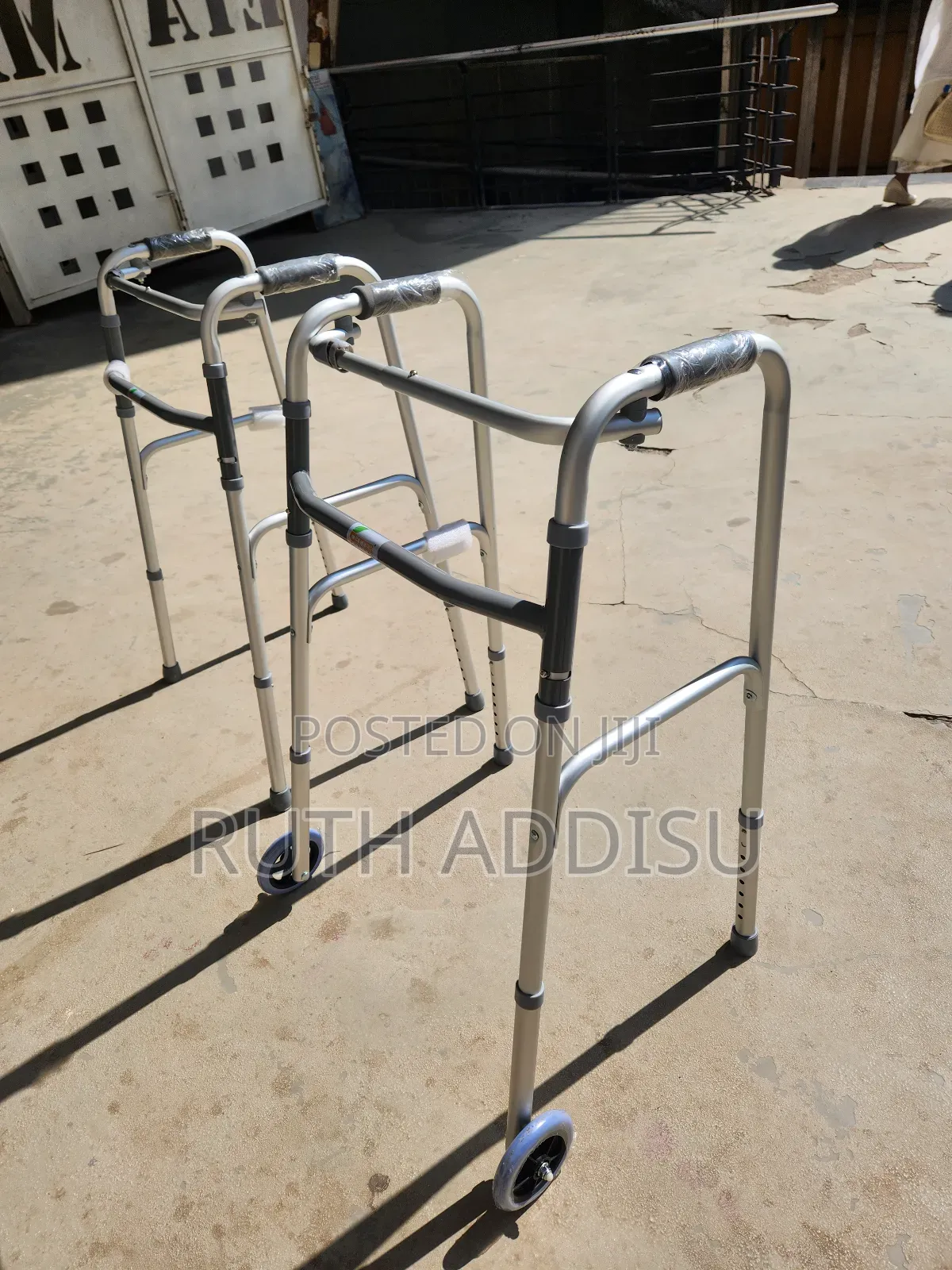 Brand New Walker腱你foldable Walking Aid軍事almunium Walker Walker Quality