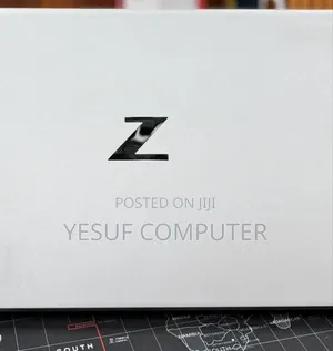 New Laptop HP ZBook Firefly G8 16GB Intel Core I7 SSD 512GB