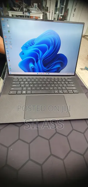 New Laptop Dell Precision 5570 16GB Intel Core I7 SSD 512GB