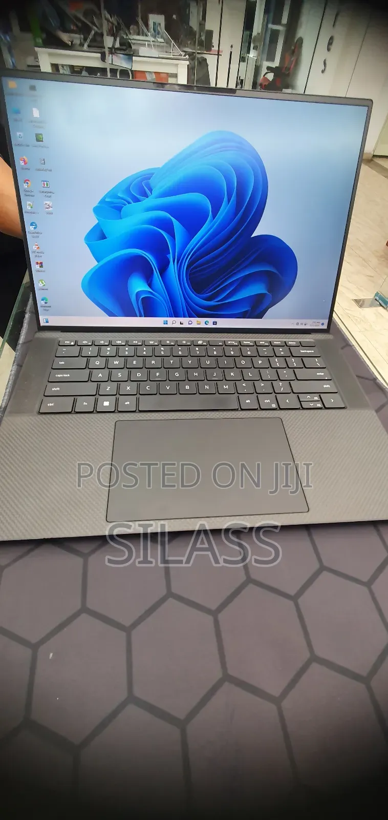 New Laptop Dell Precision 5570 16GB Intel Core I7 SSD 512GB