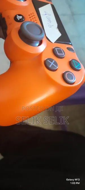 Photo - Pplaystation 4 Joystick Ps4 Joystick ፕሌይስቴሽን 4 ጆይስቲክ