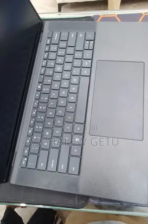 Photo - New Laptop Dell Precision 5570 16GB Intel Core I7 SSD 512GB