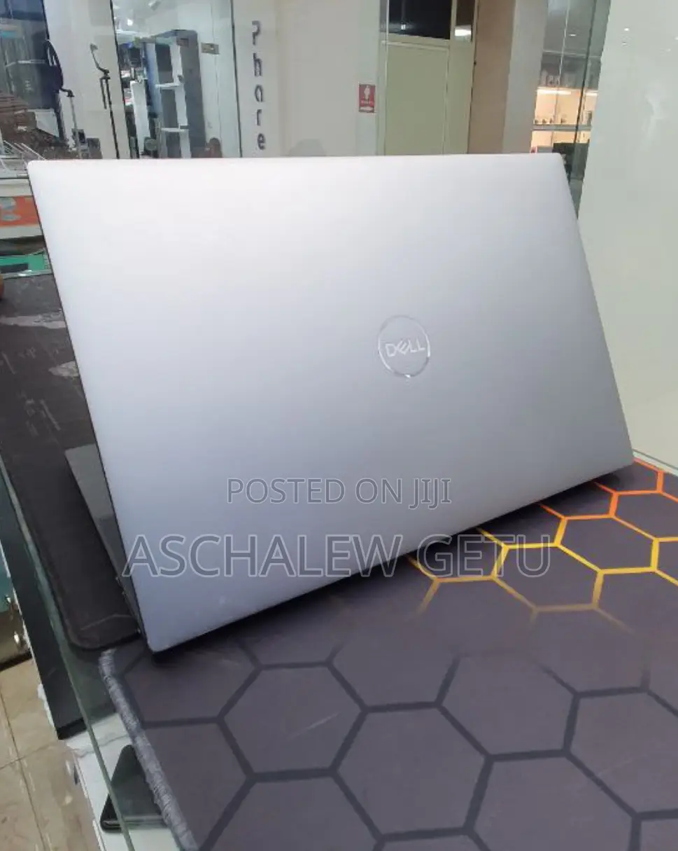 New Laptop Dell Precision 5570 16GB Intel Core I7 SSD 512GB