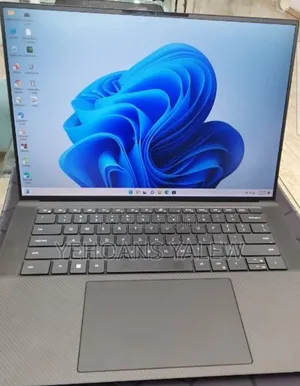 New Laptop Dell Precision 5570 16GB Intel Core I7 SSD 512GB