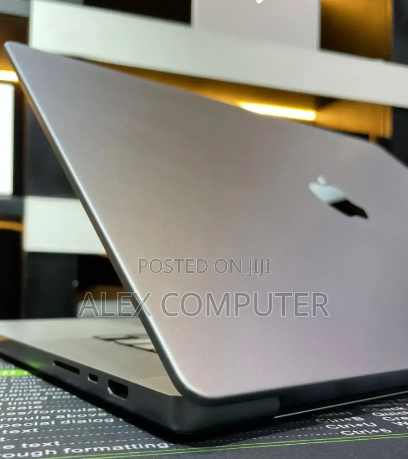 New Laptop Apple MacBook Pro M1 64GB Apple M1 Max SSD 1T