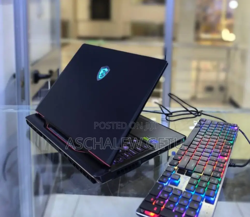 New Laptop MSI Raider GE68HX 13vi-202us 32GB Intel Core I9 SSD 1T