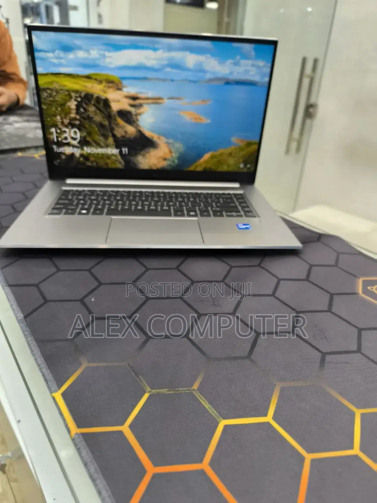 New Laptop HP ZBook Firefly G8 32GB Intel Core I7 SSD 512GB