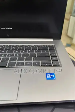 New Laptop HP ZBook Firefly G8 32GB Intel Core I7 SSD 512GB