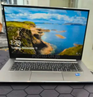 New Laptop HP ZBook Firefly G8 32GB Intel Core I7 SSD 512GB