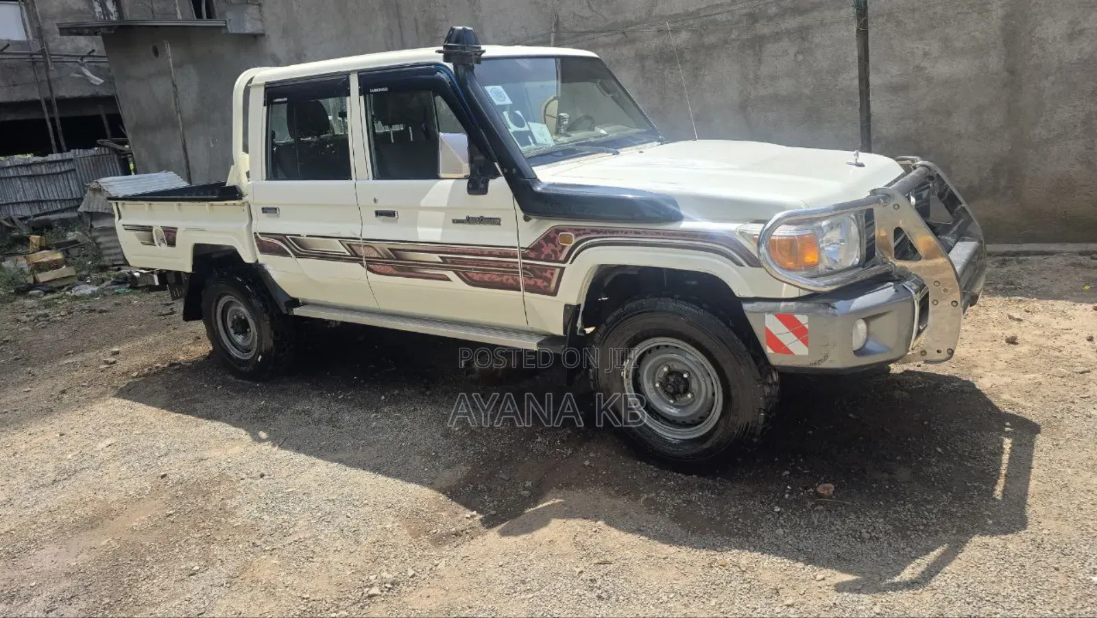 Toyota Land Cruiser 2015 White