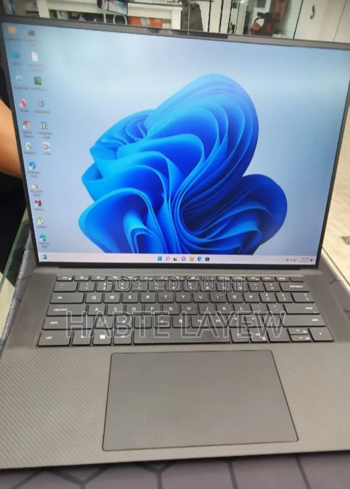 New Laptop Dell Precision 5570 16GB Intel Core I7 SSD 512GB