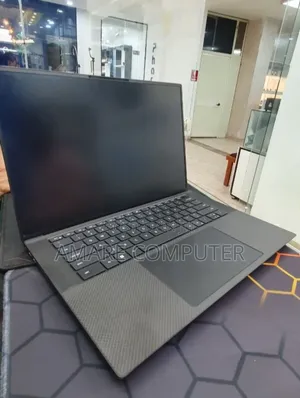 New Laptop Dell Precision 5540 16GB Intel Core I7 SSD 512GB