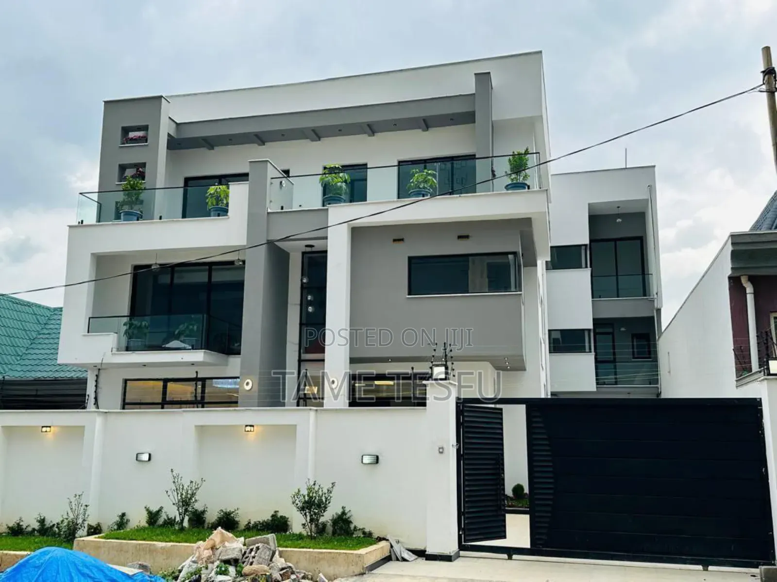 Furnished 10bdrm House in ቦሌ ቡልቡላ, Bole for sale