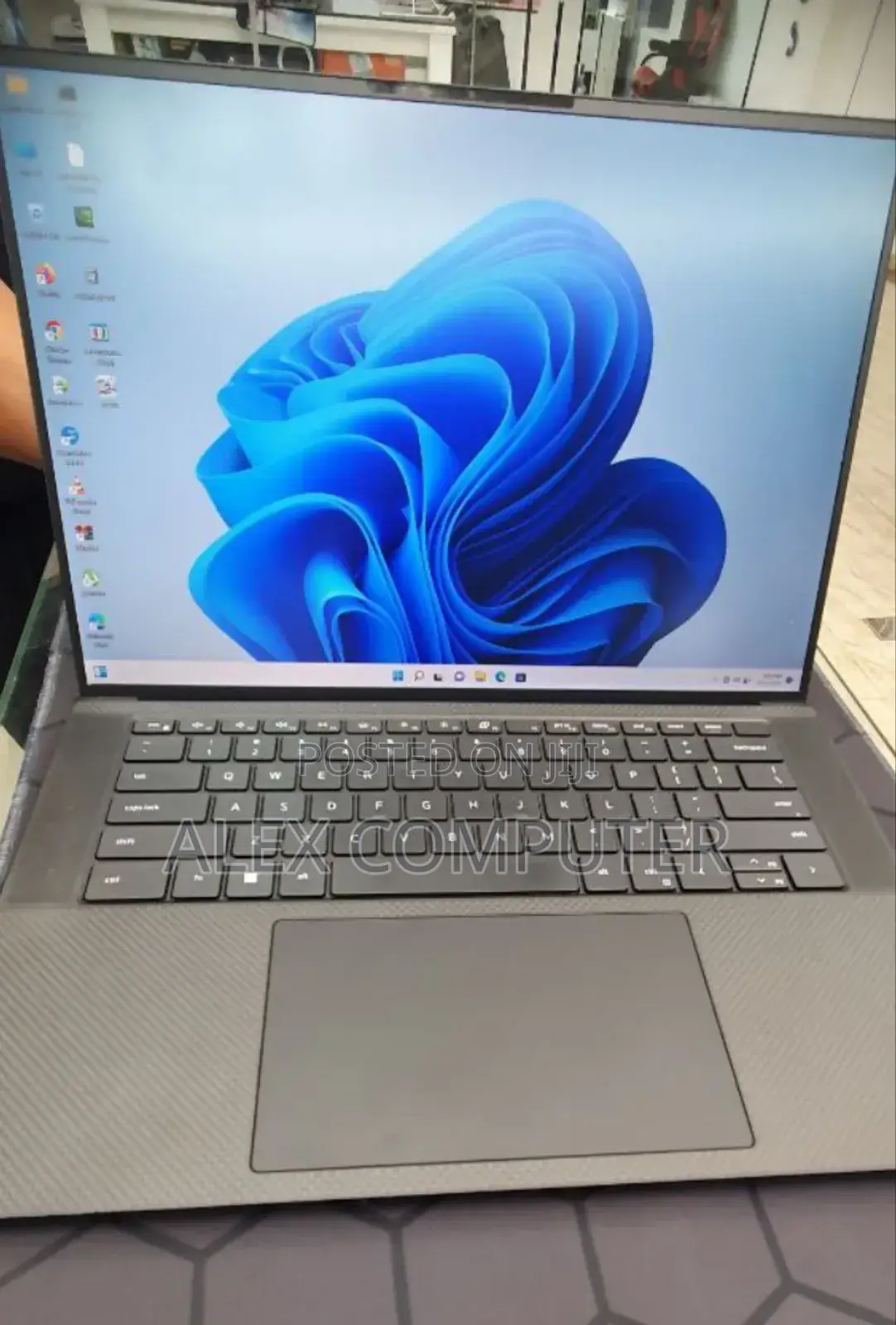 New Laptop Dell Precision 5570 16GB Intel Core I7 SSD 512GB