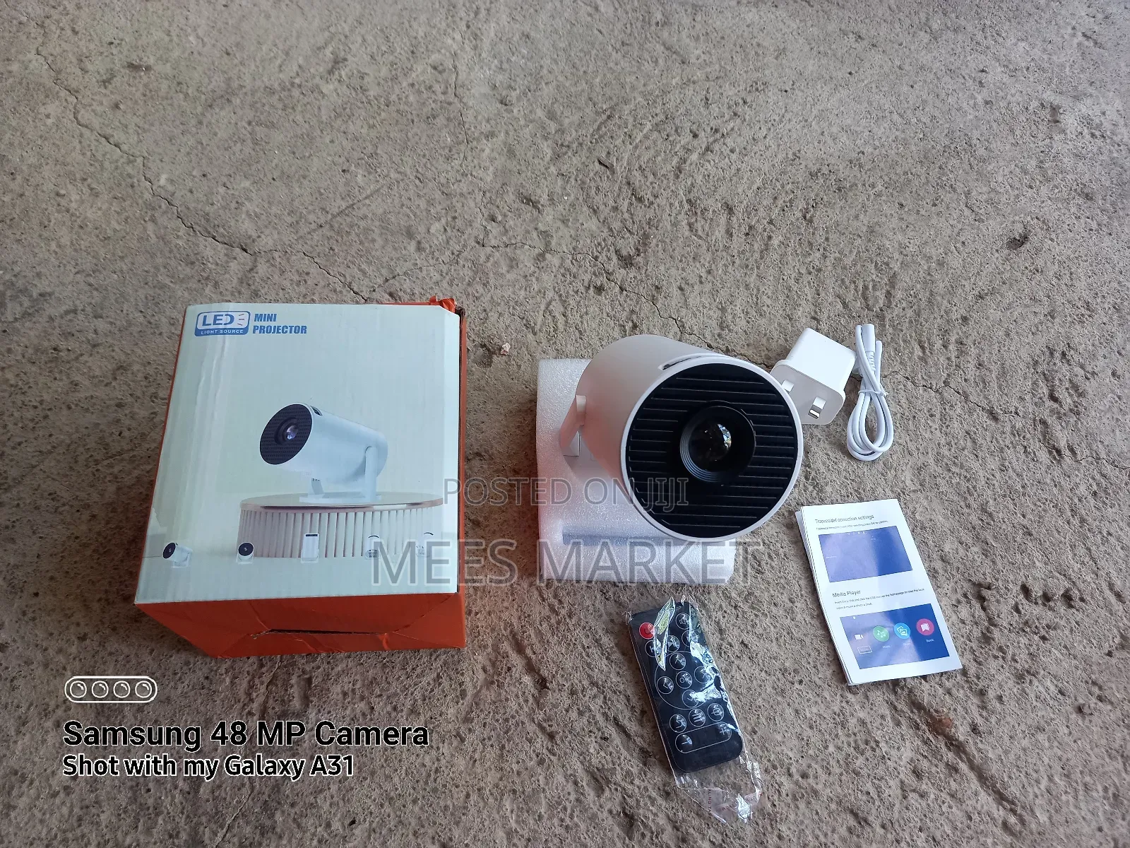 Hy300 Mini Portable Projector