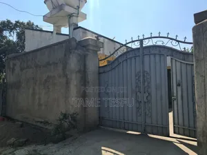 Furnished 8bdrm House in ፈራንሳይ, Bole for sale