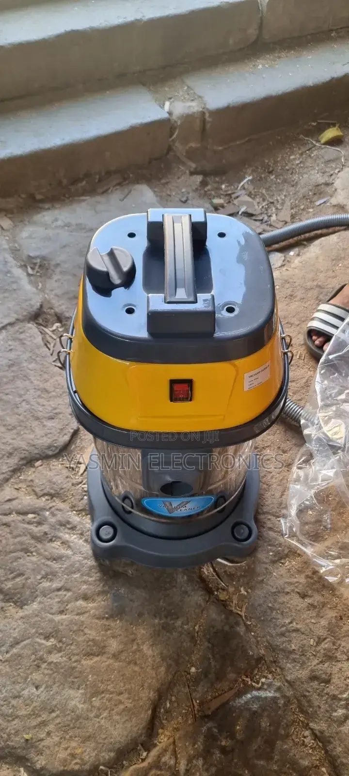 Vacuum Cleaners 30-Litter Deliver