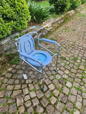 Photo - Commode Chair Brand New Adjustable Height堥那commode Chair蝨我commode