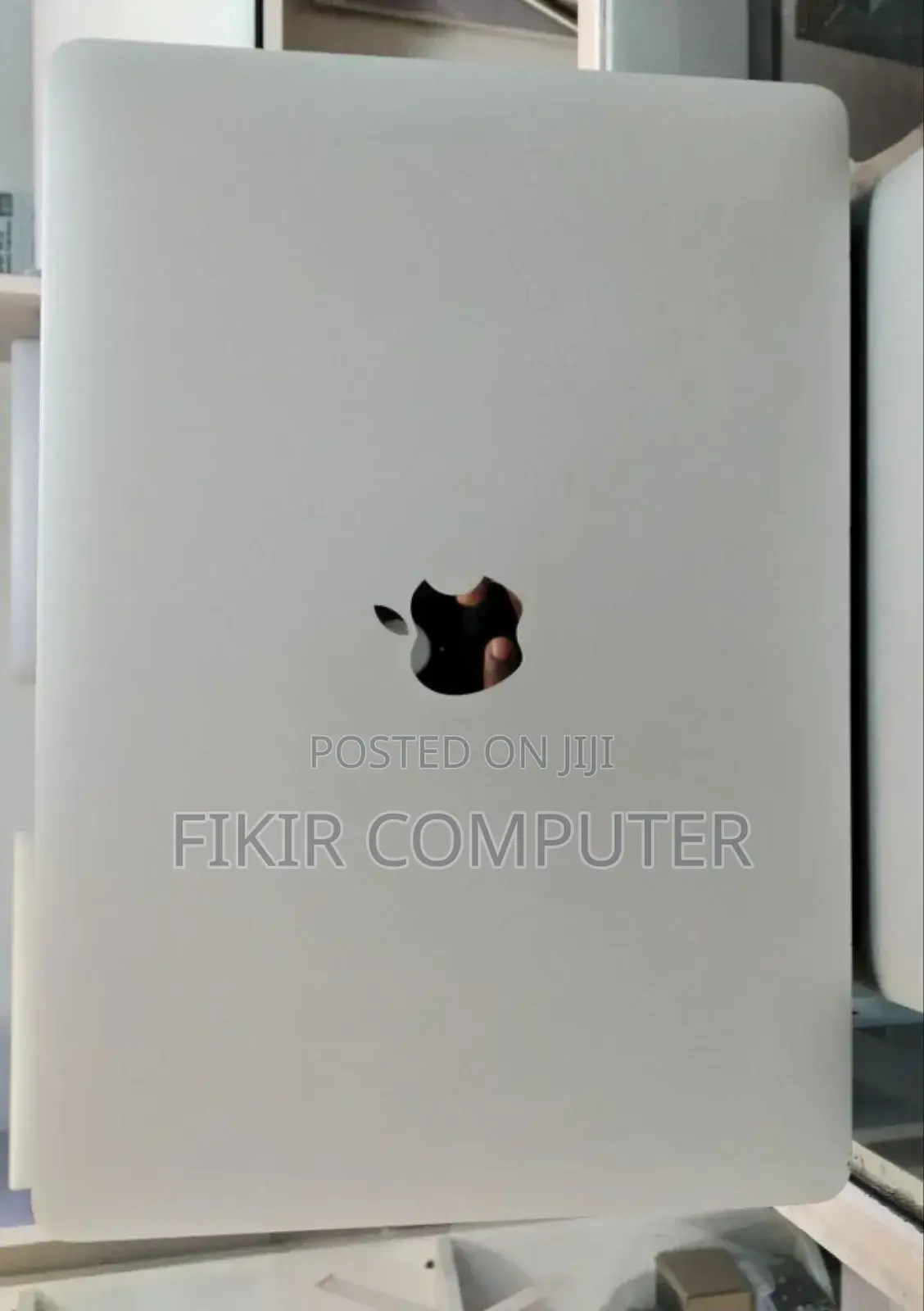 New Laptop Apple MacBook Pro 2020 M1 16GB Apple M1 Pro SSD 512GB