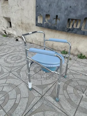 Photo - Commode Chair腕表toilet Chair Medical朱雀commode Chair鳵不commode Chair