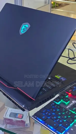 New Laptop MSI Raider GE68HX 13vi-202us 32GB Intel Core I9 SSD 1T