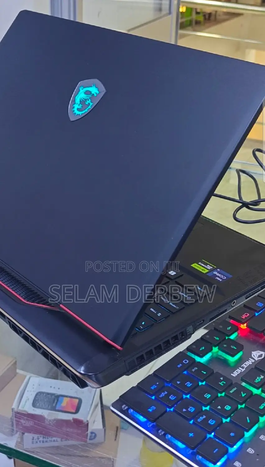 New Laptop MSI Raider GE68HX 13vi-202us 32GB Intel Core I9 SSD 1T