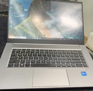 New Laptop HP ZBook Studio G8 32GB Intel Core I7 SSD 512GB