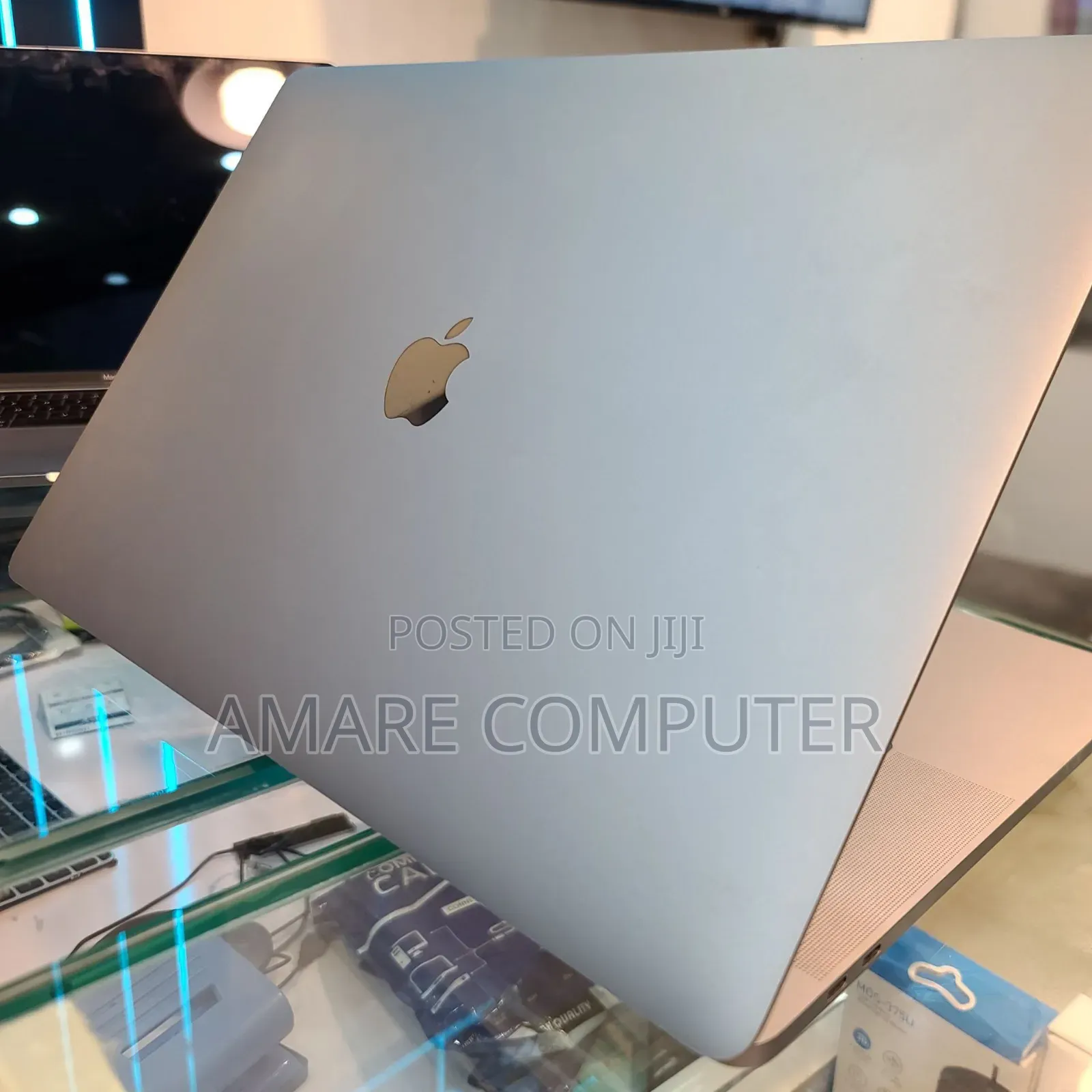 New Laptop Apple MacBook Pro 2019 16GB Intel Core I7 SSD 512GB