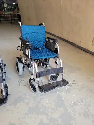 Electrical Wheelchair尸習features a 360° Joystick for Control Automatic