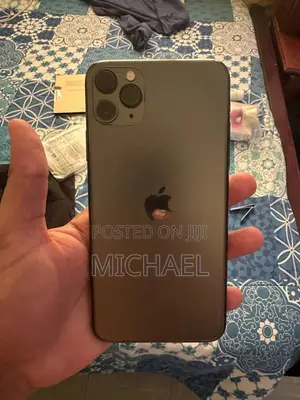 Photo - Apple iPhone 11 Pro Max 64 GB Black