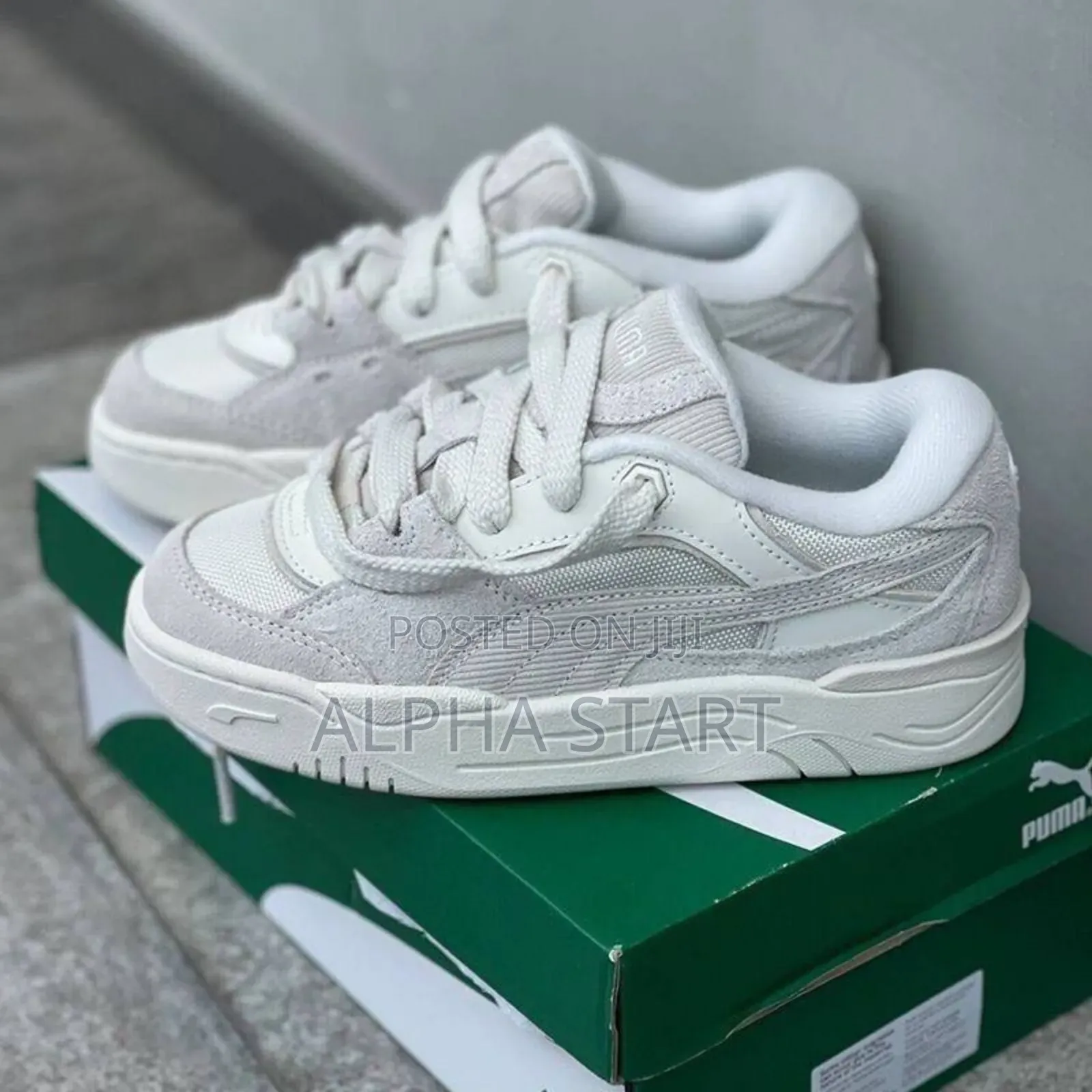  Puma- 180 Corduroy Sneakers 
 
Size #40 #41 #42 #43