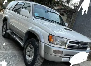 Photo - Toyota Hilux 1999 White