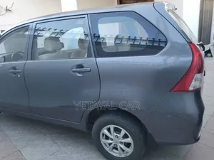 Photo - Toyota Avanza 2012 Gray