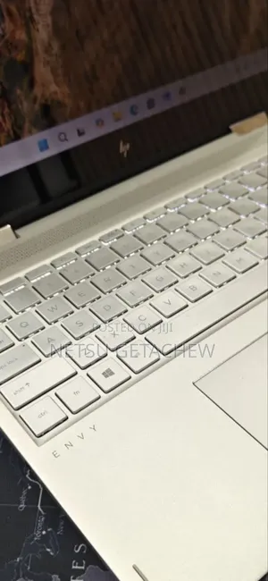 New Laptop HP Envy X360 15z 8GB Intel Core I5 SSD 512GB